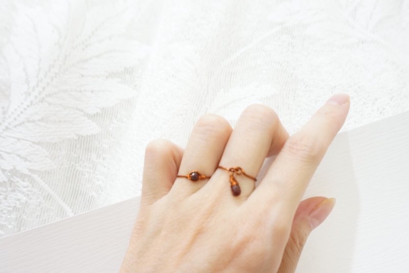 Sue elegant copper wire ring stack of two rings - แหวนทั่วไป - โลหะ สีนำ้ตาล
