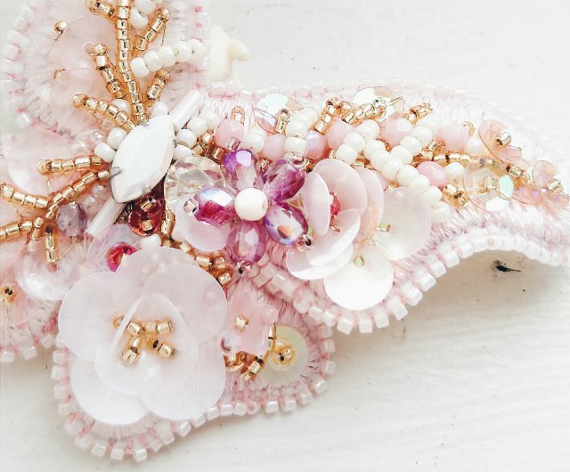 蝶々　ビーズ刺繍ブローチNO.７ 蝶々 ビーズ刺繍ブローチNO.７ TOHO ≪ビーズ・デコ刺繍キット≫パール