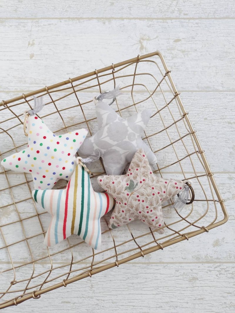 【即納】IFV/ハーブ香るチャーム/キーホルダー】スター柄 ラベンダー 日本製生地 アメリカ製生地 - アロマ・線香 - コットン・麻 ホワイト