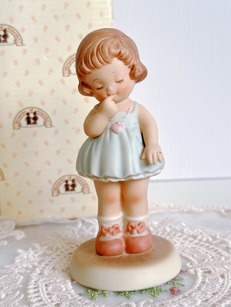 Enesco Memories of Yesterday Ceramic Figurine - Stuffed Dolls & Figurines - Porcelain 