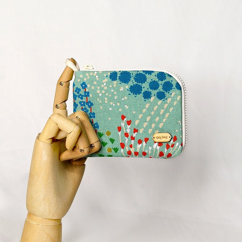 [Japanese famous teacher fabric] L-shaped zipper play color coin purse/short clip/small purse - กระเป๋าสตางค์ - ผ้าฝ้าย/ผ้าลินิน 