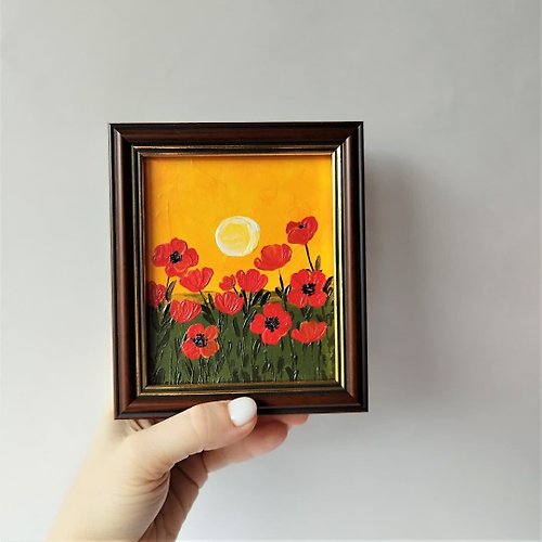 Artpainting 原野裝飾畫中的日落。用罌粟花作畫。掛在牆上。一份生日禮物