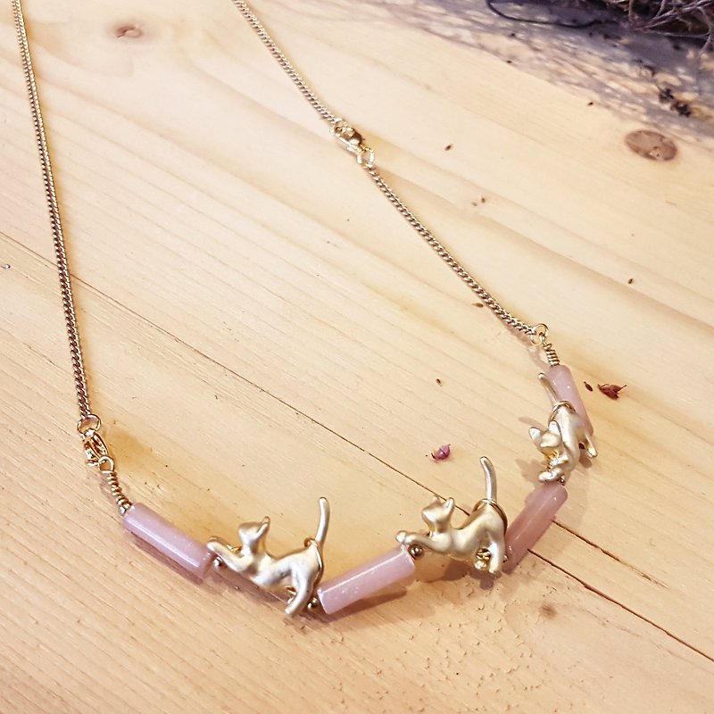 Copper hand made _ cat style pink spotted jade necklace _ bracelet activity dual-use design - สร้อยคอ - โลหะ สึชมพู