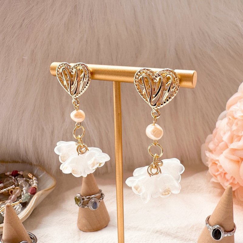 Floral Language Under the Christmas Moonlight | Glass Lily of the Valley | Freshwater Pearl | Heart Dangle Earrings - Earrings & Clip-ons - Semi-Precious Stones White