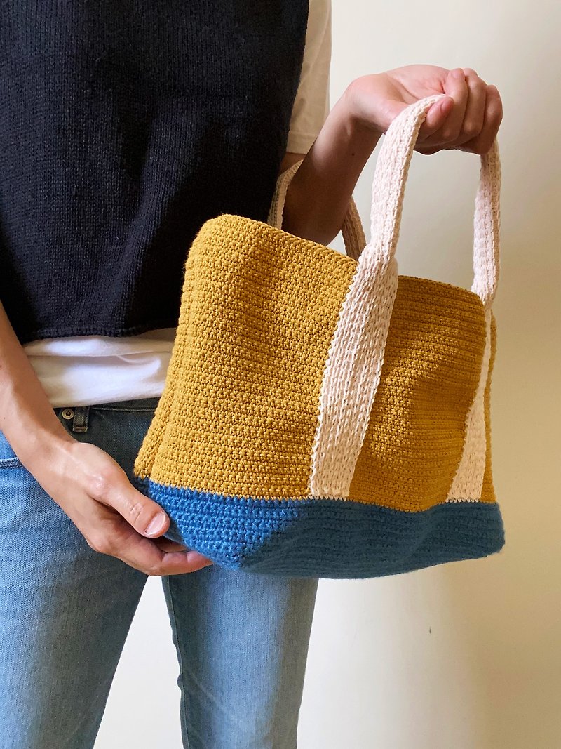 blue and yellow tote bag - กระเป๋าถือ - ผ้าฝ้าย/ผ้าลินิน 