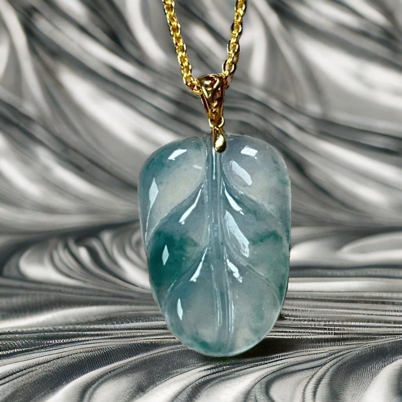 [Mother's Day Special] Bingpiaohua Jade Leaf Necklace 18K Gold Pendant Natural Burmese Jade A Goods - Necklaces - Jade Green