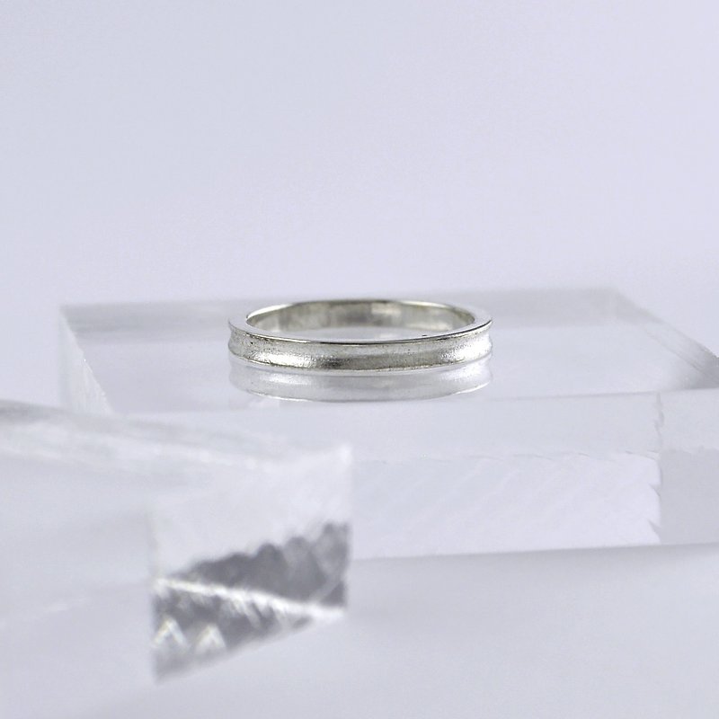 Sterling Silver Concave Pinky Ring - แหวนทั่วไป - เงินแท้ สีเงิน