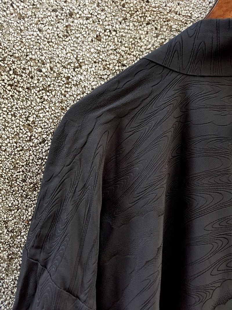 小龜葛葛 - 日本 雲朵與水波紋 手工縫製 羽織和服外套 - 女大衣/外套 - 絲．絹 