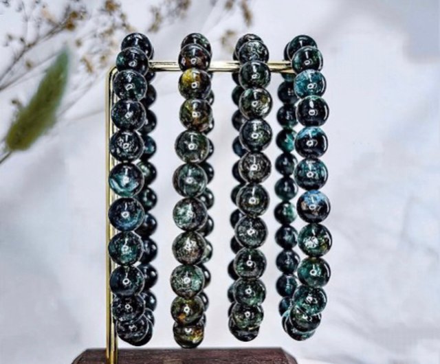 台湾で購入した水晶の希少な置き物 ( 美品 ) 天然石 台湾で購入した水晶の希少な置き物 ( 美品 ) 天然石