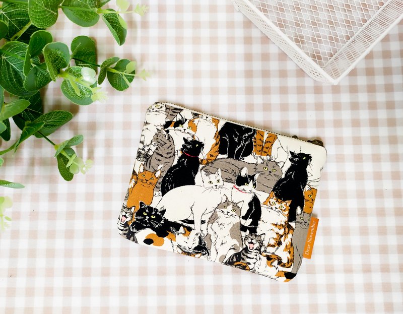 Light-picking series universal bag/coin purse/cosmetic bag/storage bag/cat family style - Coin Purses - Cotton & Hemp Khaki