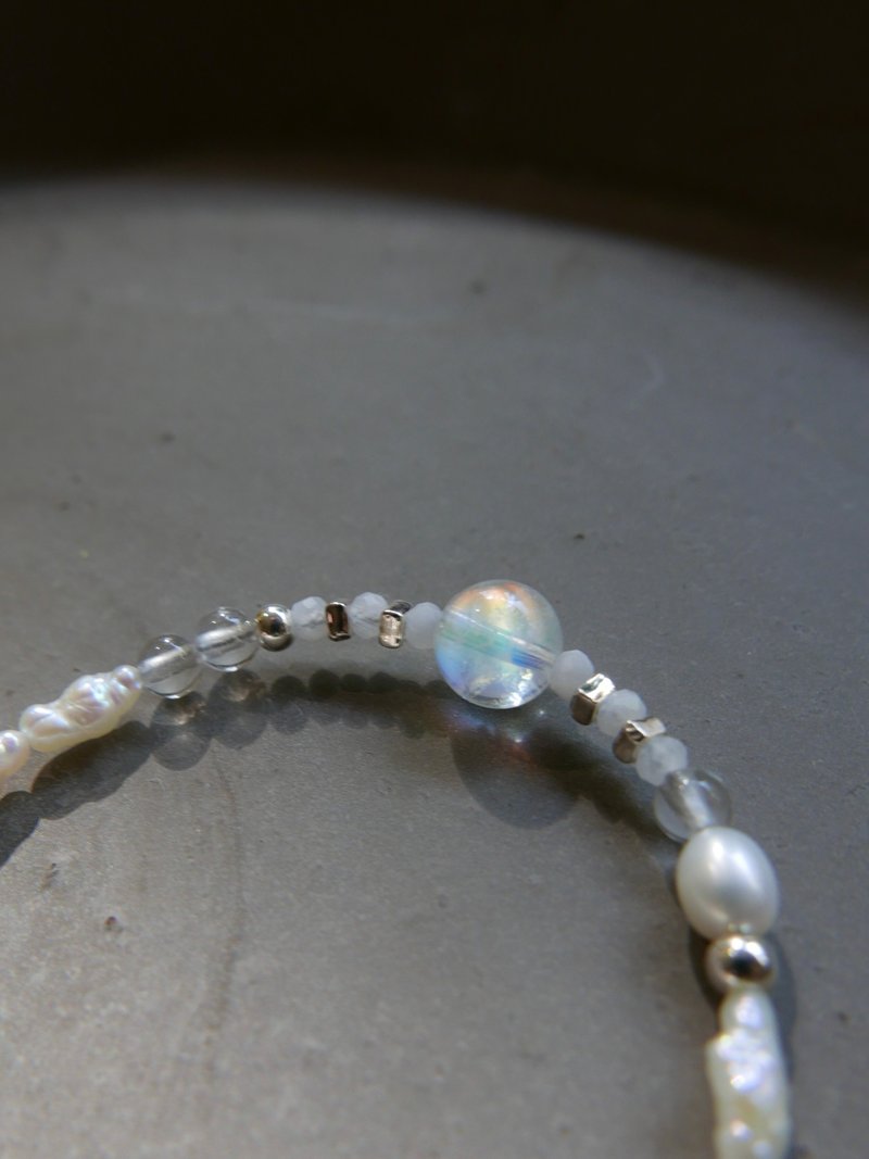 Gemstone Bracelet/Moonstone/Freshwater Pearl - สร้อยข้อมือ - หิน ขาว