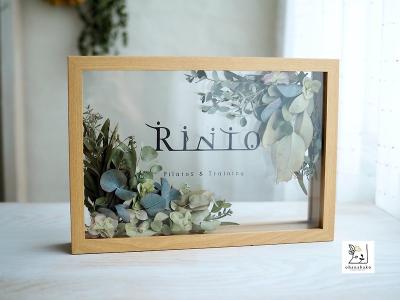 Glass frame with natural preserved & dried flowers in green with logo / opening - ช่อดอกไม้แห้ง - พืช/ดอกไม้ สีเขียว