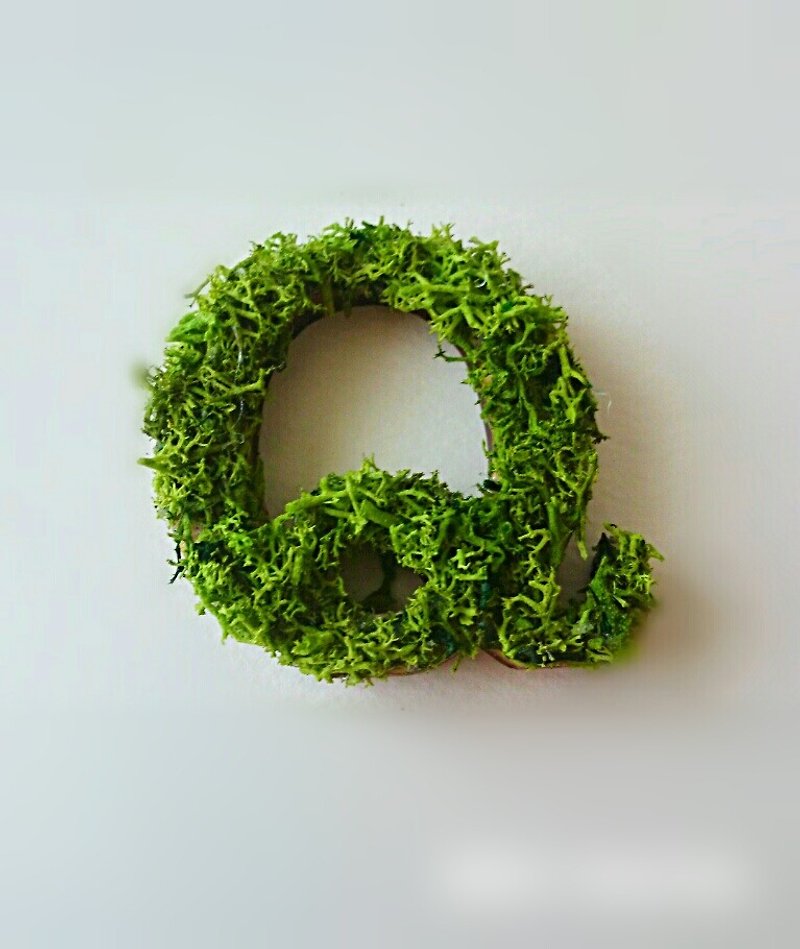 Wooden Alphabet Object (Moss) 5cm/Qx 1 piece - ของวางตกแต่ง - ไม้ สีเขียว