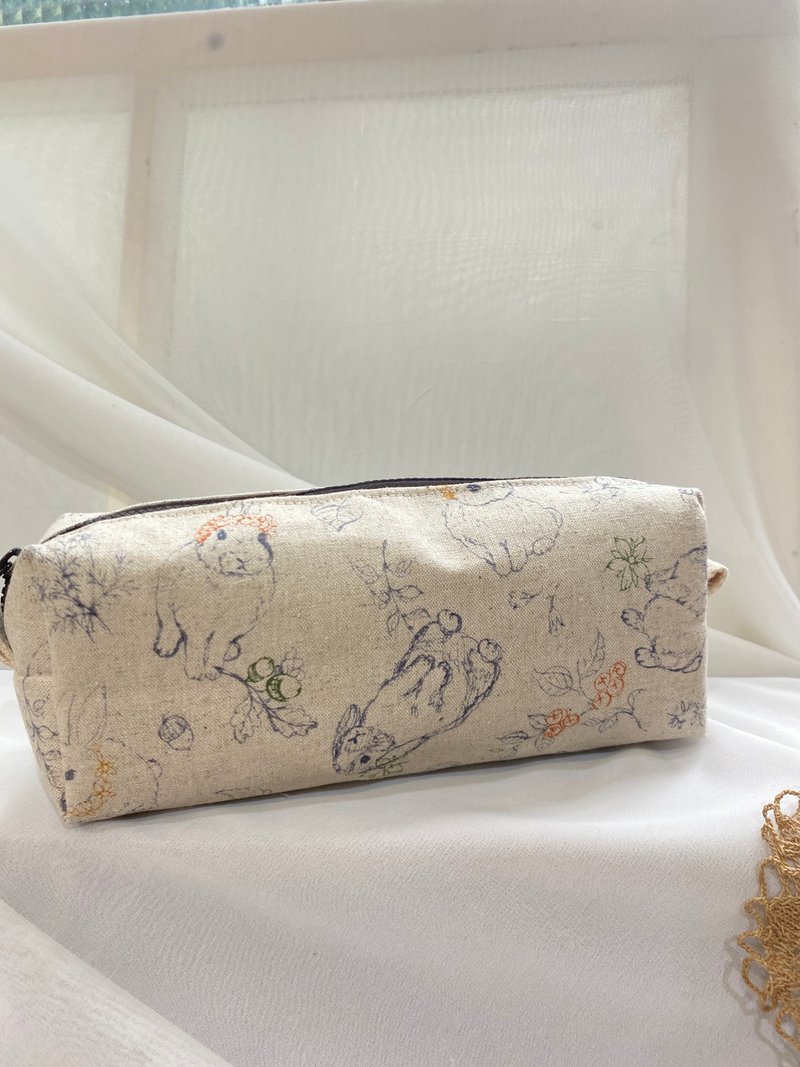 [Good Day Handmade] Japanese hand-painted style Bunny handmade pencil case, cosmetic bag storage bag, Mother's Day gift - Pencil Cases - Cotton & Hemp Gray