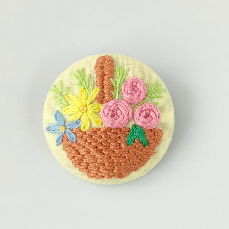 パステルカラーの花籠刺繍ブローチor刺繍ヘアゴム - 胸針 - 棉．麻 粉紅色