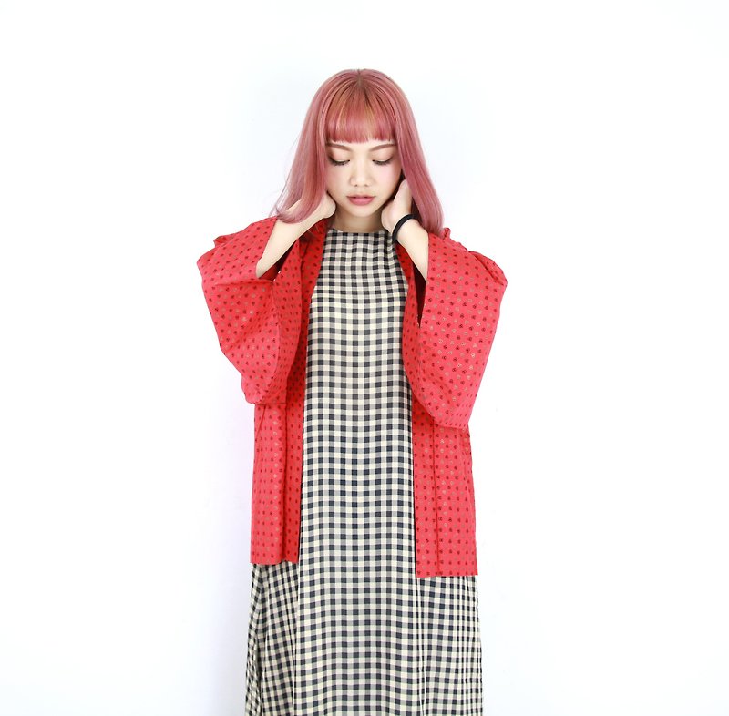Back to Green-日本帶回羽織和服 硃紅 滿版圖樣 /vintage kimono - 外套/大衣 - 絲．絹 
