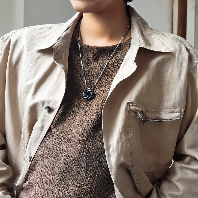 【Mobius Resonance】 Ceramic Necklace – Flowing Three Rings (Unisex) - สร้อยคอ - เครื่องลายคราม 