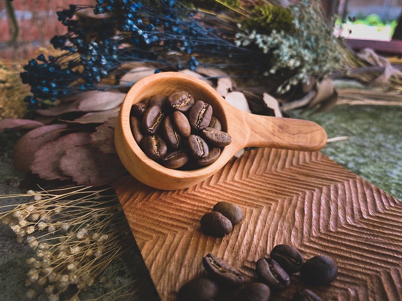 Hand carved coffee bean spoon - ช้อนส้อม - ไม้ สีกากี