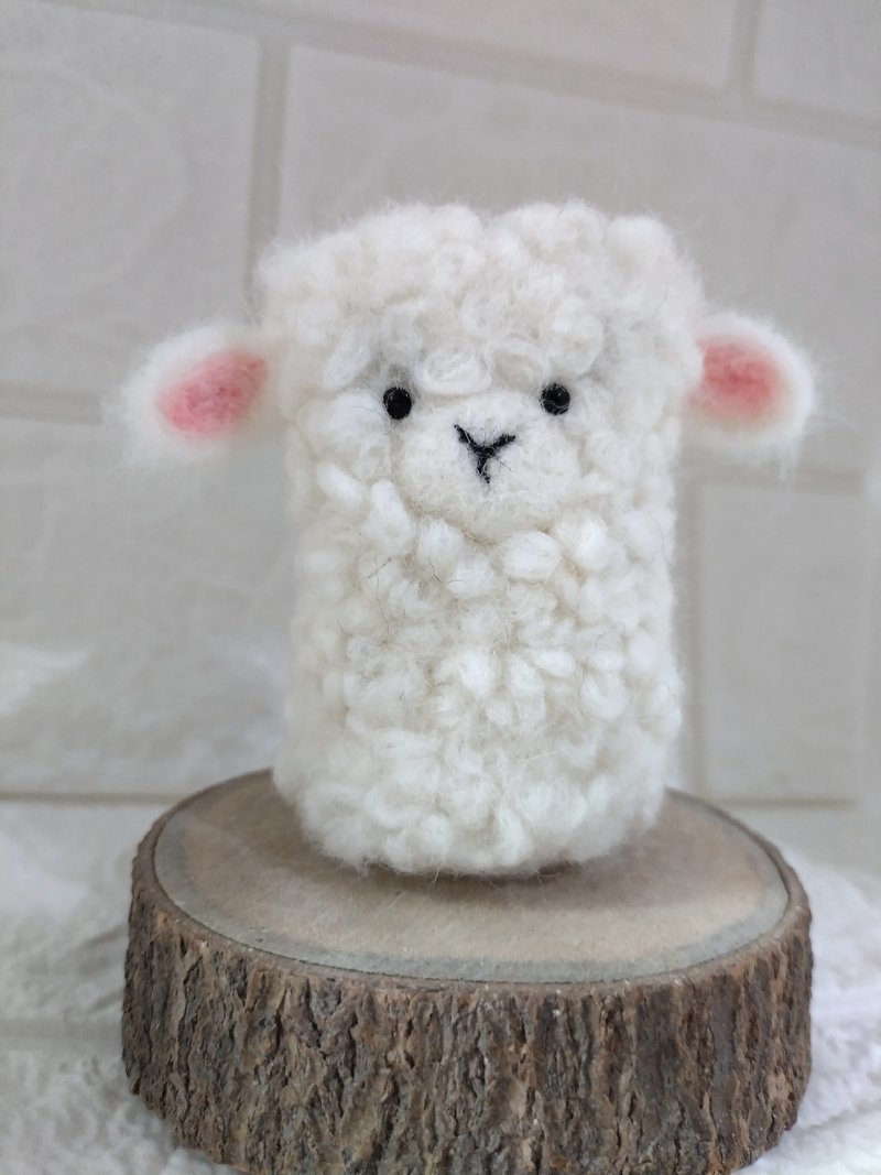 Little Sheep Wool Felt Dry Flower Container Free Shipping to Main Island of Taiwan - Pottery & Ceramics - Wool White