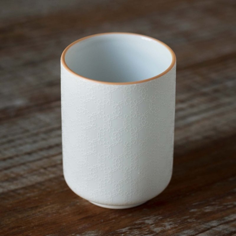 春の花 ・Spring Flowers -にらはな 筒形湯呑 - Yamatsu - 茶壺/茶杯/茶具 - 陶 白色