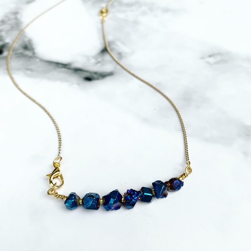 Sapphire blue quartz stone hand_necklace dual-purpose style - สร้อยคอ - เครื่องเพชรพลอย สีน้ำเงิน