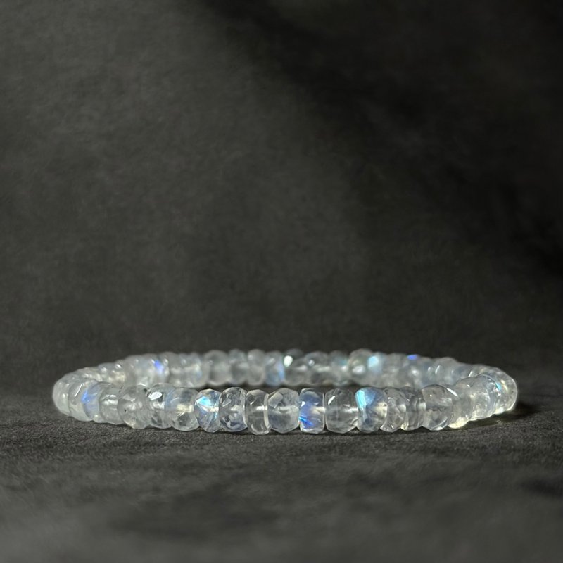 Cut Indian Stone Bracelet | Natural Moonstone Crystal Bracelet - สร้อยข้อมือ - คริสตัล ขาว