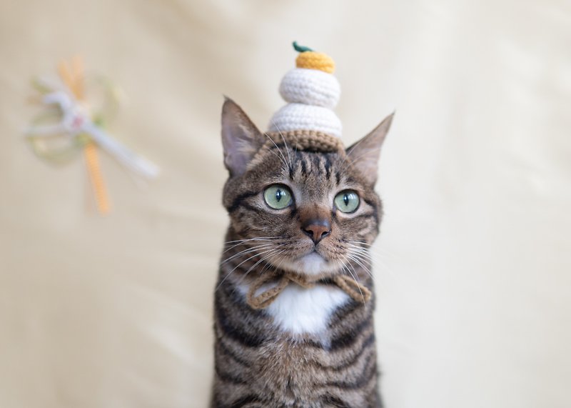 【New Year Series】 Pet Hat Cat/Dog Japanese Style — 镜饼かがみもち - ชุดสัตว์เลี้ยง - วัสดุอื่นๆ ขาว