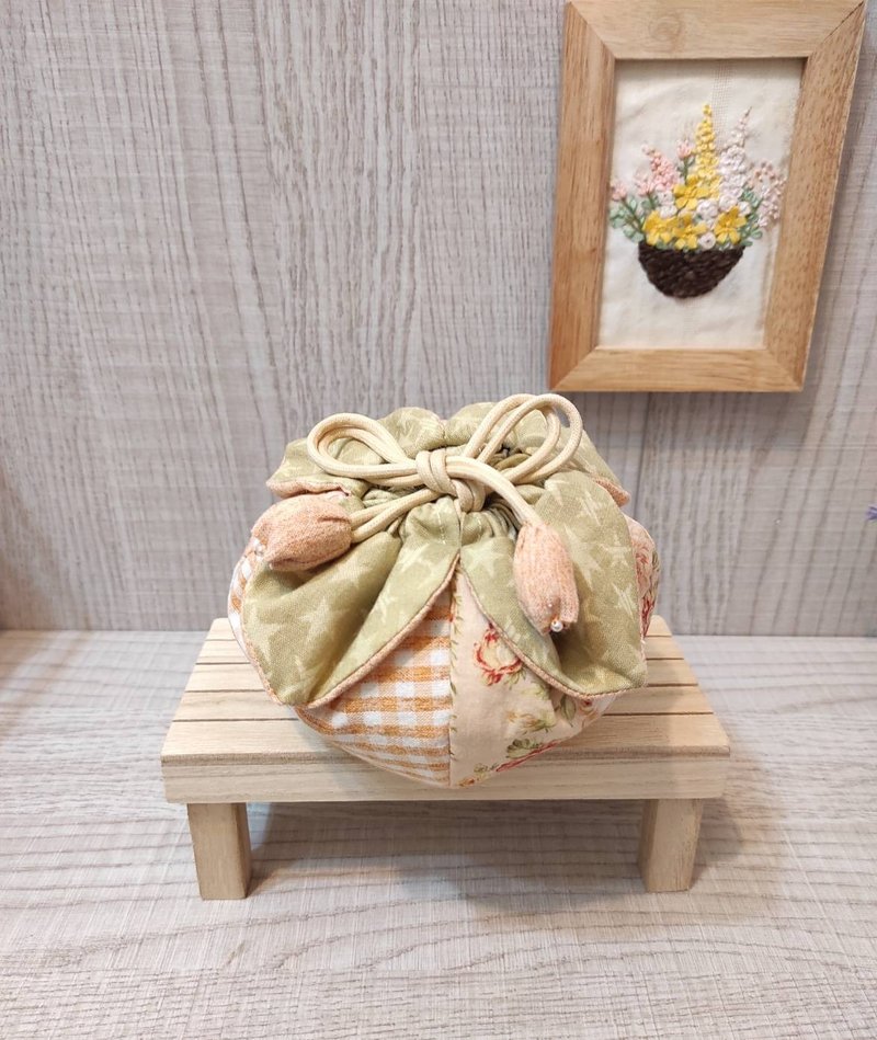 Persimmon shape drawstring pockets, storage bags, decorations - กระเป๋าเครื่องสำอาง - ผ้าฝ้าย/ผ้าลินิน 