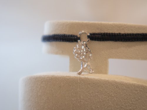 433 STUDIO 925 SILVER-幸運花-全手工編織幸運手繩。黑色。可自由調節