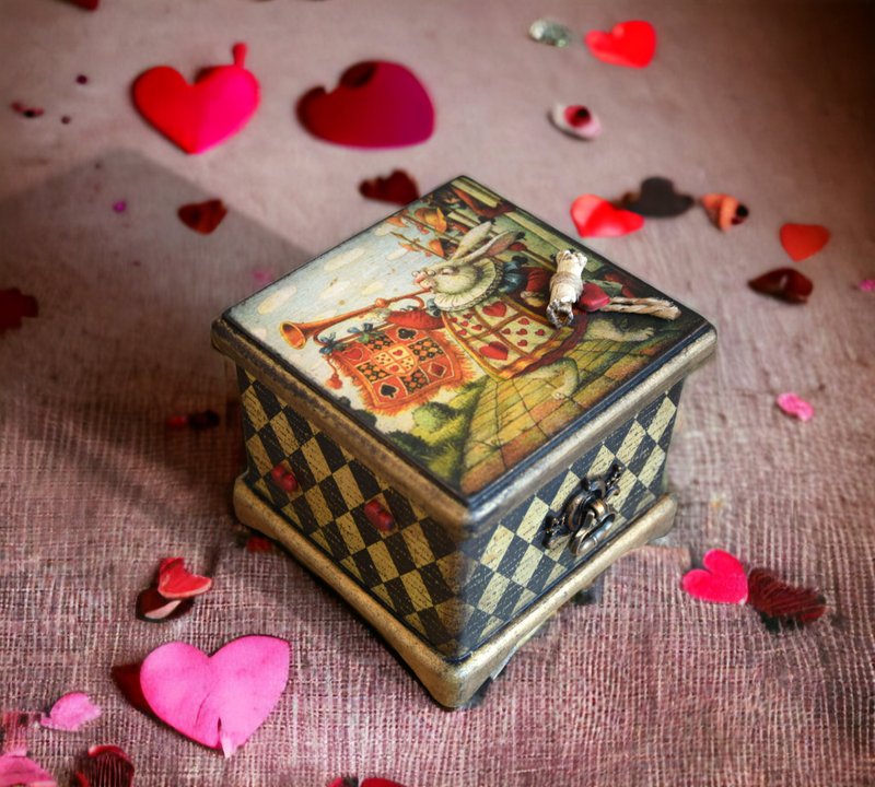 Alice in Wonderland jewelry box - 居家收納/收納盒/儲物盒 - 木頭 多色