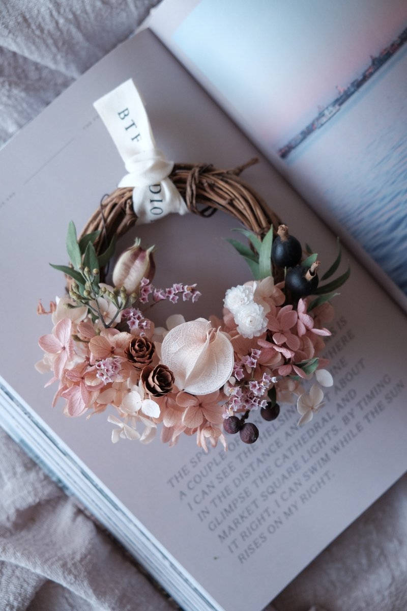 Wreath wall decoration - fruit wreath, forest style wreath Reese (with handwritten English blessing card) - Dried Flowers & Bouquets - Plants & Flowers Pink