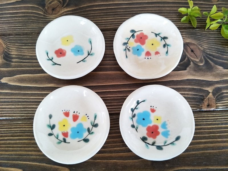 Colored floral saucer - Small Plates & Saucers - Porcelain Red