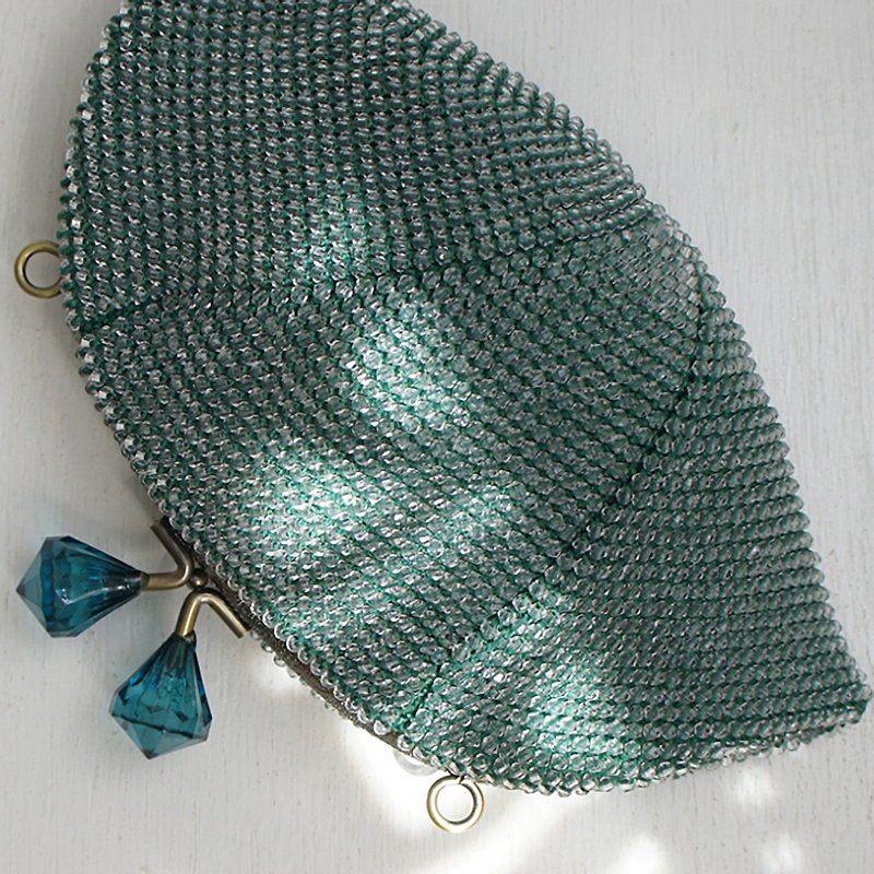 Ba-ba handmade  Acrylic beads crochet petit bag No.1067 - กระเป๋าแมสเซนเจอร์ - วัสดุอื่นๆ สีเขียว