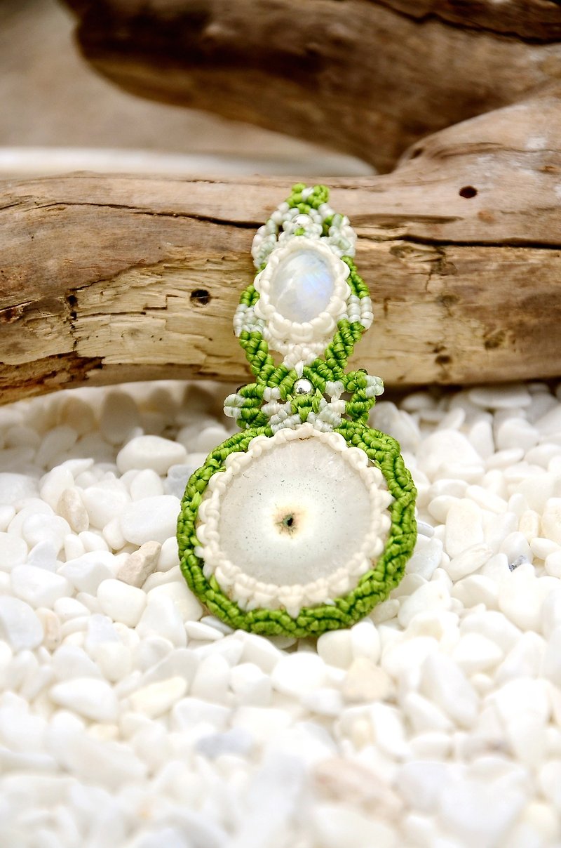 Solar Quartz & Moonstone Macrame Jewelry - Necklaces - Gemstone White