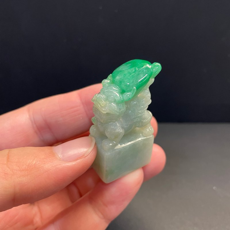 Hanyu Jewelry Natural A-grade Jadeite Spicy Green Pixiu Stamp Jadeite Pixiu To Bring Wealth and Avoid Evil Natural Myanmar - อื่นๆ - หยก 