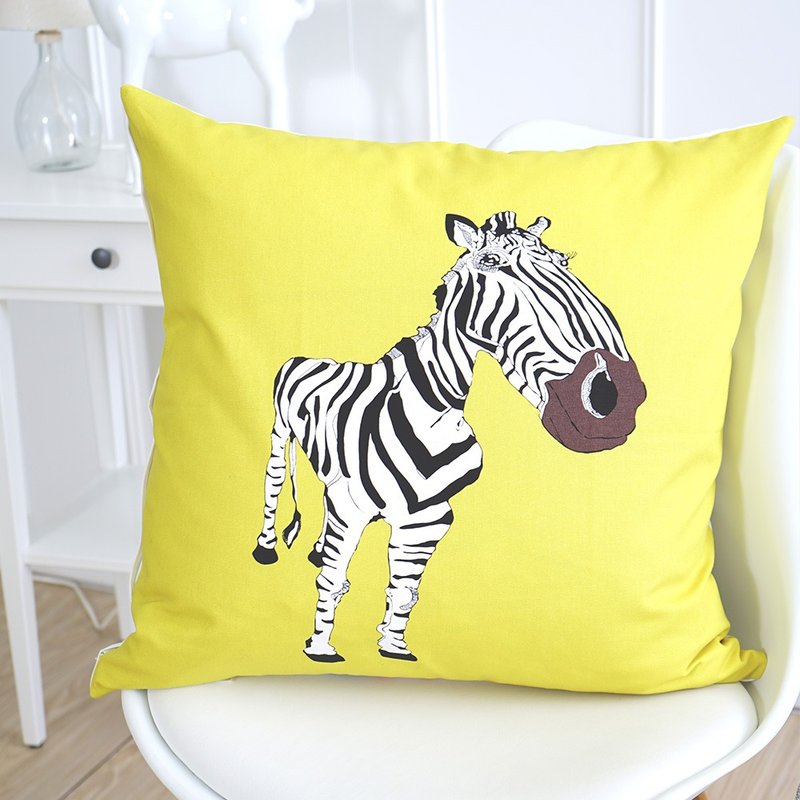 Childlike Style Pillow-Zebra and Giraffe Yellow (1 pcs/50X50CM) double-sided design - หมอน - ผ้าฝ้าย/ผ้าลินิน 