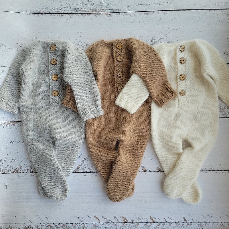 Newborn knitted fluffy Footed romper. Pjamas. - 嬰兒手鍊/飾品 - 羊毛 