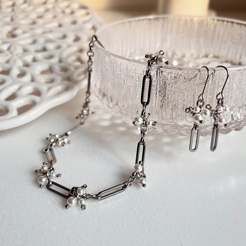 Flower Pearl Stainless Steel Steel Necklace - สร้อยคอ - โลหะ ขาว