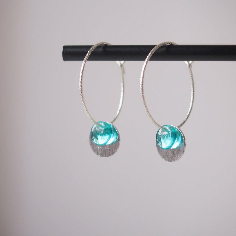 Blue glass discs 925 sterling silver batch flower earring earrings ear hook birthday gift - ต่างหู - โลหะ สีน้ำเงิน