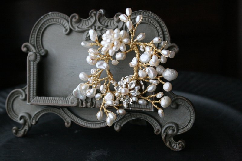 Brooch Corolle - Brooches - Pearl 