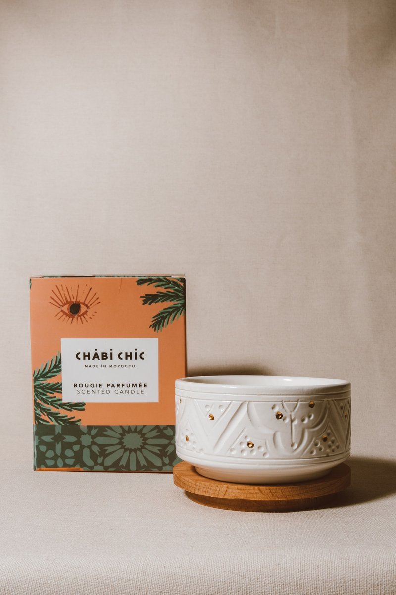 CHABI CHIC Handmade gold-plated dot engraved scented candle - เทียน/เชิงเทียน - ดินเผา ขาว