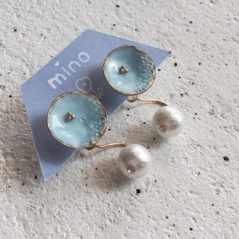 Round crushed flower Kurun Pearl (Pearl Aqua) Earrings Clip-On - Earrings & Clip-ons - Glass Blue