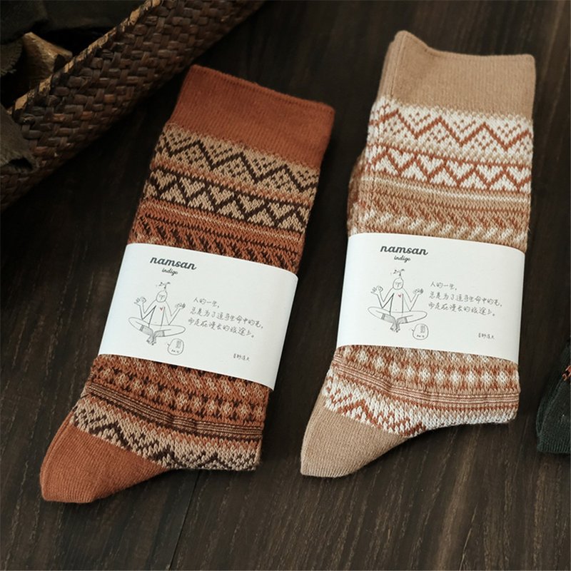 4色 女款 優質精梳棉純棉中筒襪子 費爾島文藝複古民族風粗線襪 - 襪子 - 棉．麻 紅色