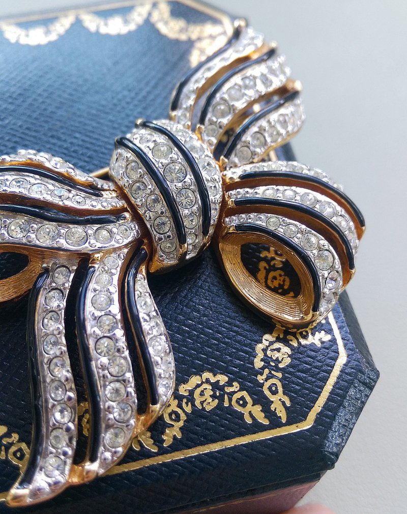 Vintage Jewelry 西洋古董飾品 Swarovski 精美蝴蝶結 別針 - 徽章/別針 - 其他金屬 金色