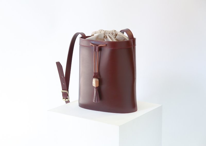 SL Bucket Bag / Crossbodies / Bucket Bag / shoulder bag / Leather / Reddish Brown - กระเป๋าแมสเซนเจอร์ - หนังแท้ สีนำ้ตาล