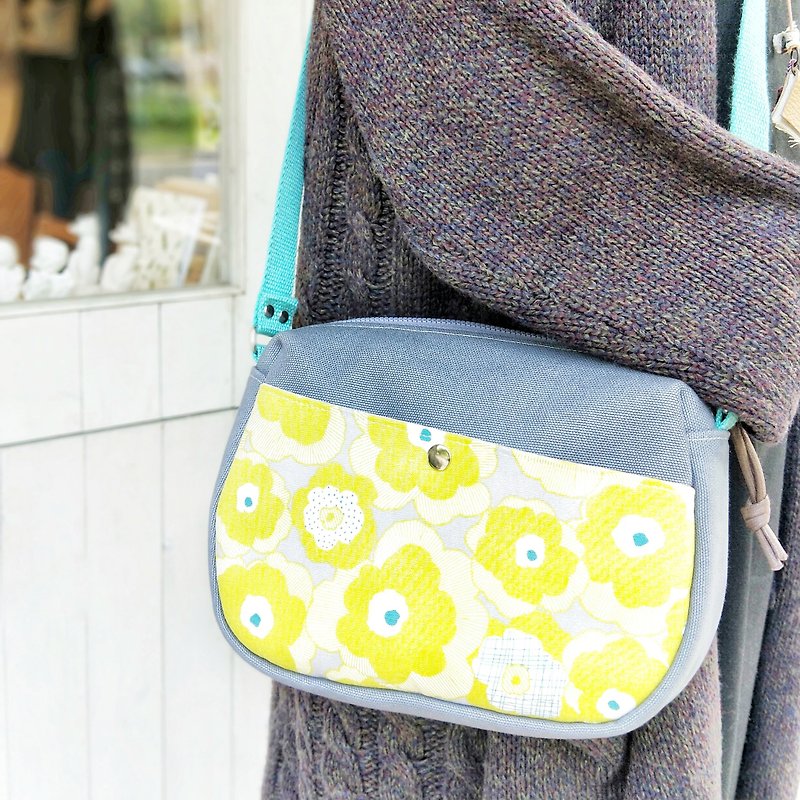 [Good day hand-made] Handmade cloth made of blossoming flower universal bag oblique bag side backpack - กระเป๋าแมสเซนเจอร์ - ผ้าฝ้าย/ผ้าลินิน หลากหลายสี