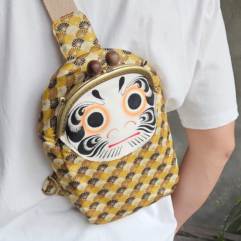 Japanese Daruma Shoulder Bag | Golden | Clasp Closure - Bold & Expressive - กระเป๋าแมสเซนเจอร์ - ผ้าฝ้าย/ผ้าลินิน สีทอง