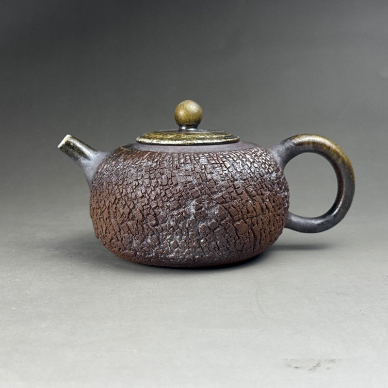 台灣名家周聖鈞【柴燒】手拉坏柴燒壺002 - 茶壺/茶杯/茶具 - 陶 咖啡色