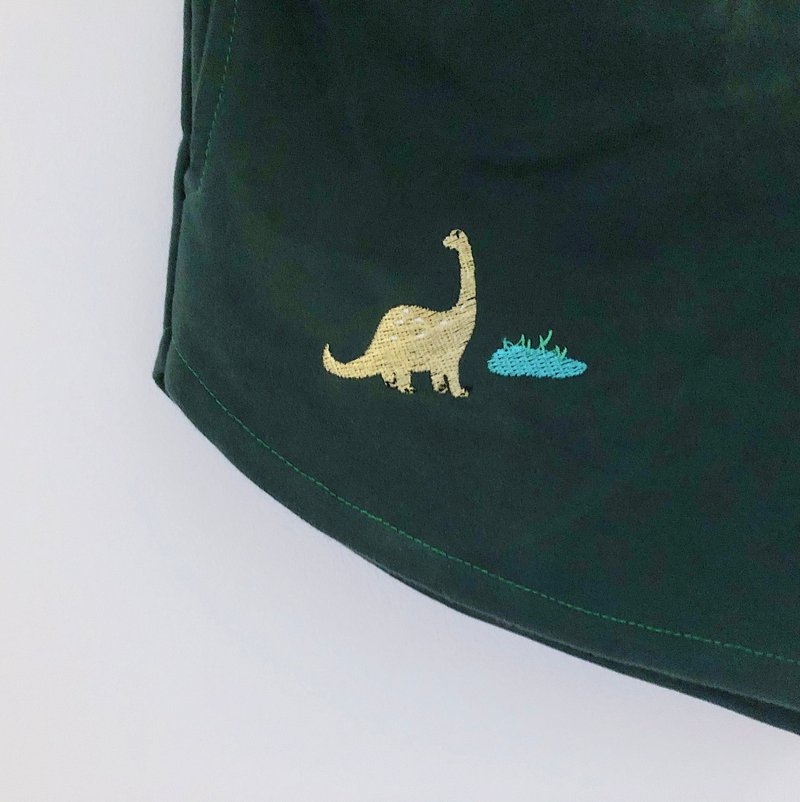 Long Neck Dinosaur Embroidery - Shorts Pant / Dark Green - 女短褲/五分褲 - 棉．麻 綠色