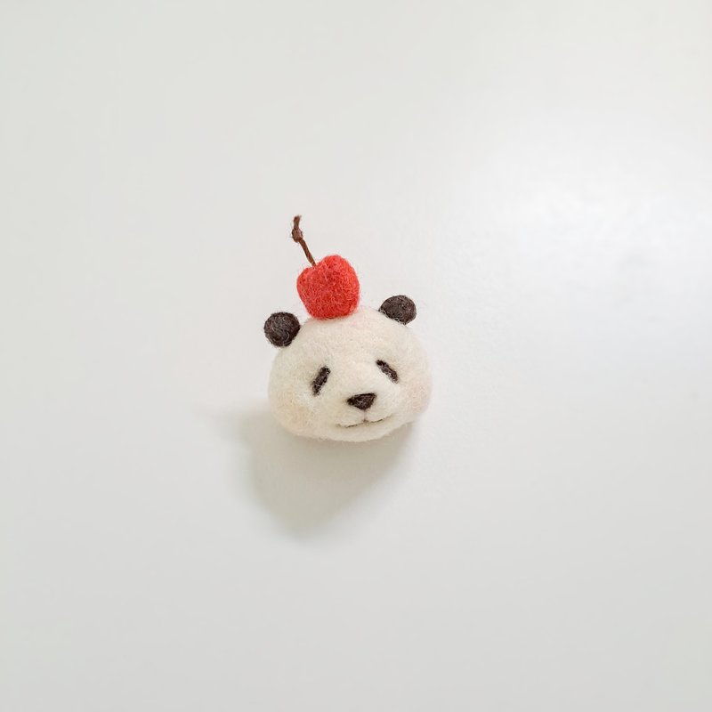 熊貓頂蘋果 羊毛氈 熊貓 別針 - 胸針 - 羊毛 多色